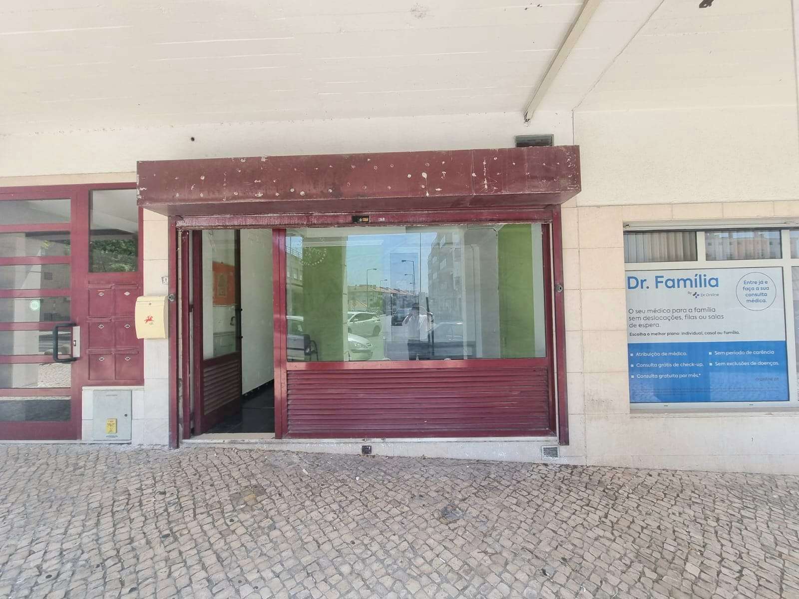 Espaço Comercial – Laranjeiro, Almada